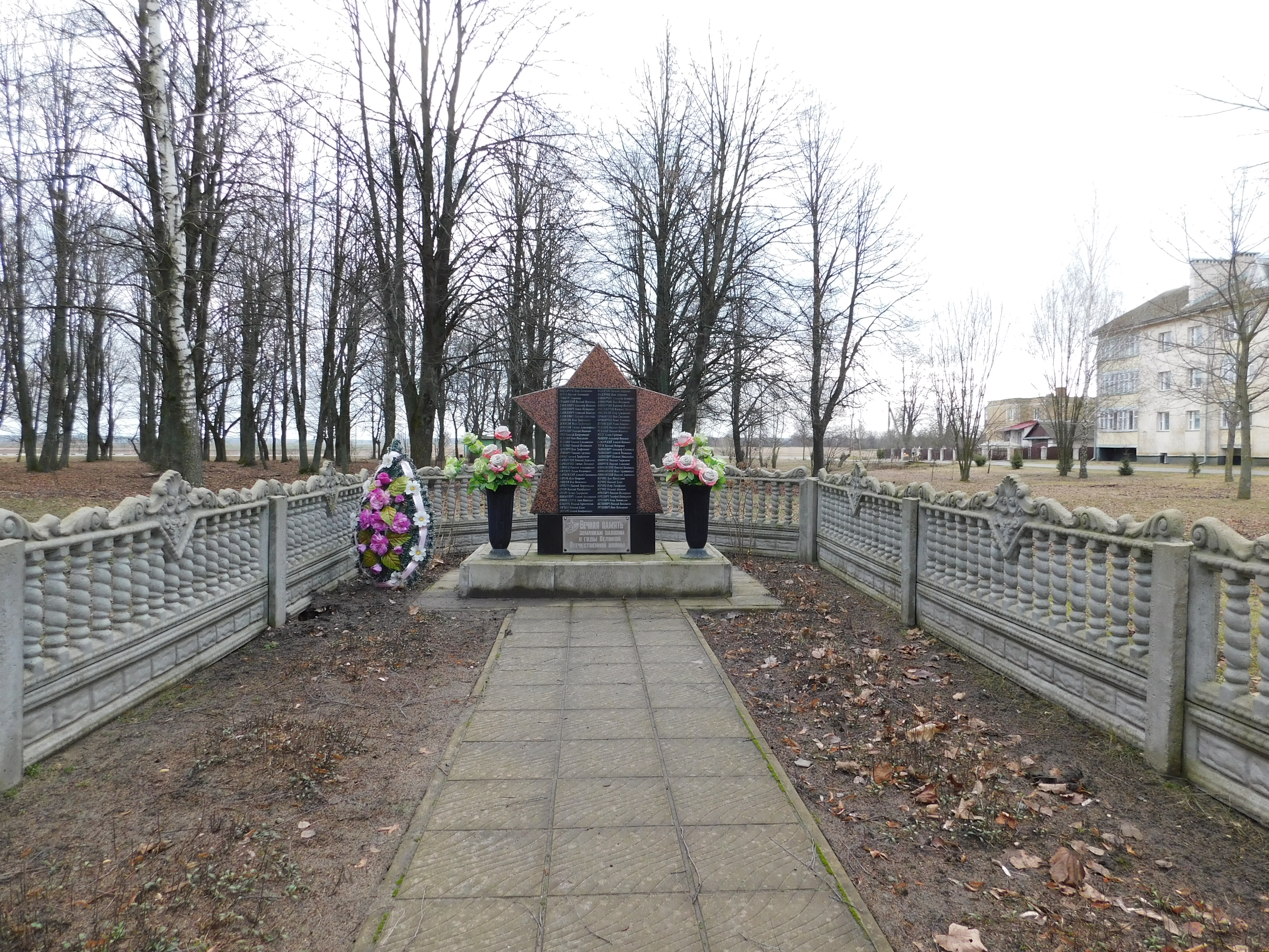 Памятник Землякам, расположенная в аг. Борки, Березовский район, Брестская область