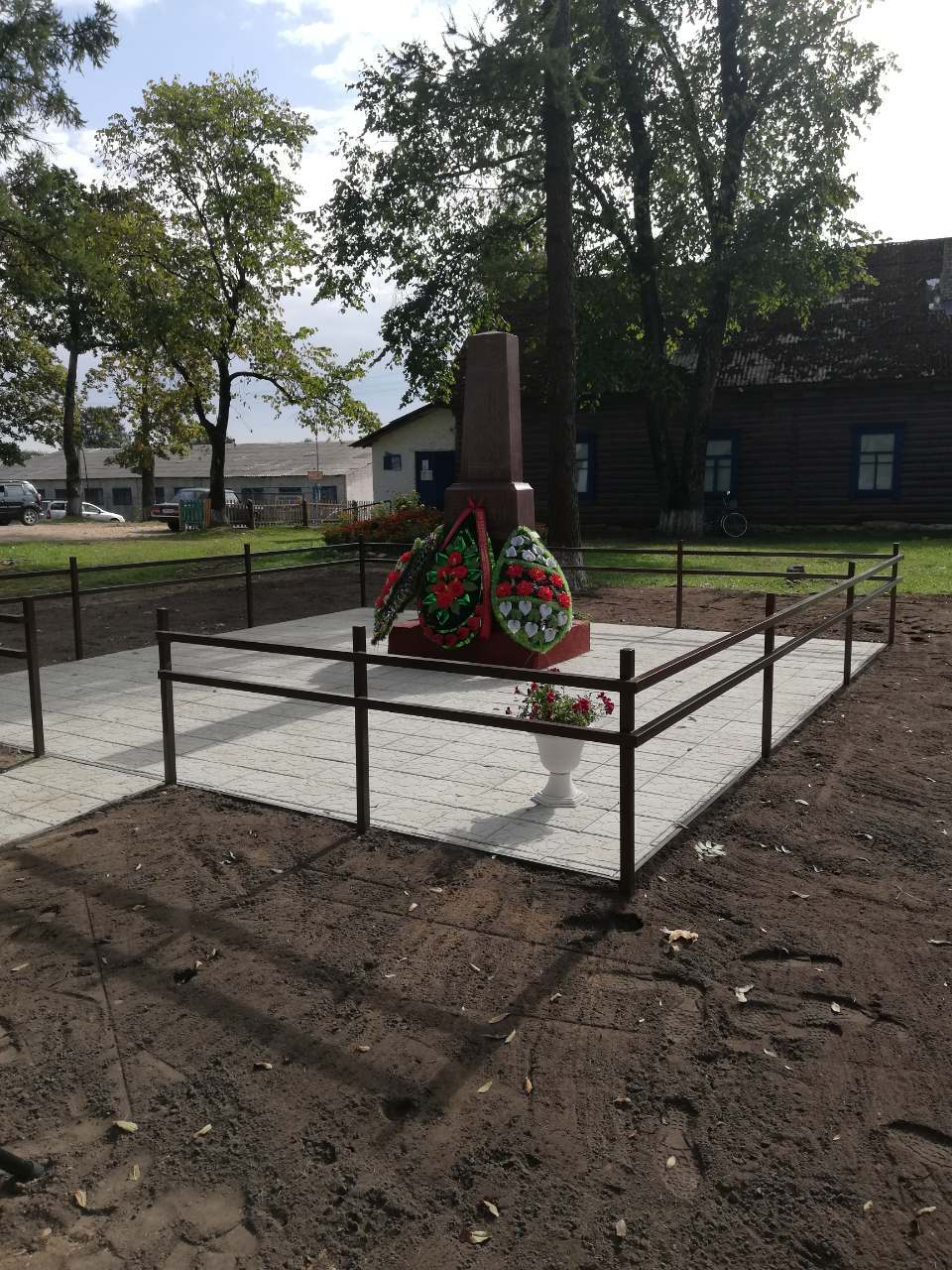Братская могила Погибших за освобождение района, расположенная в д. Селище, Ушачский район, Витебская область