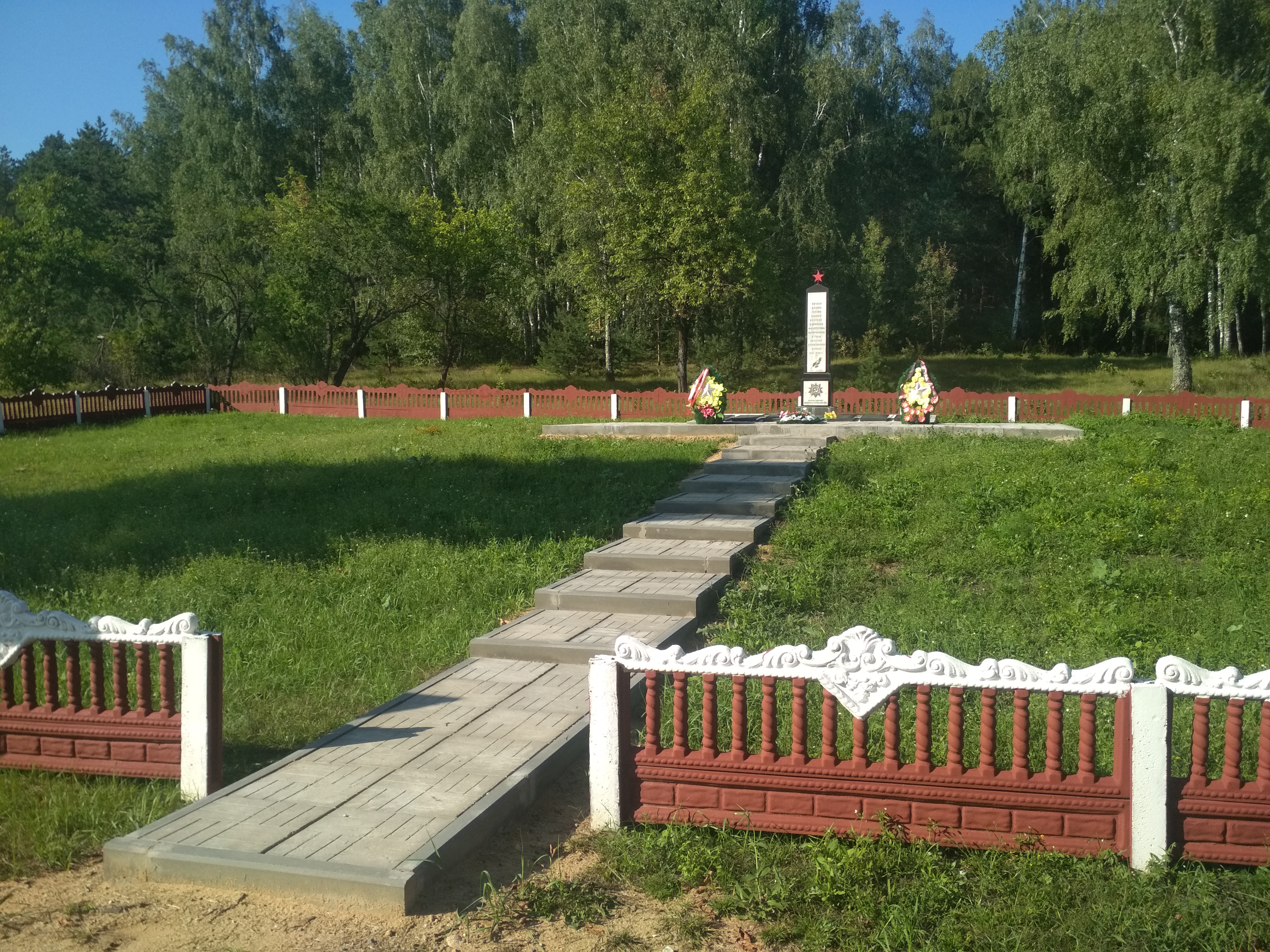Братская могила Погибшим воинам, расположенная в д.Щерчево, Пружанский район, Брестская область