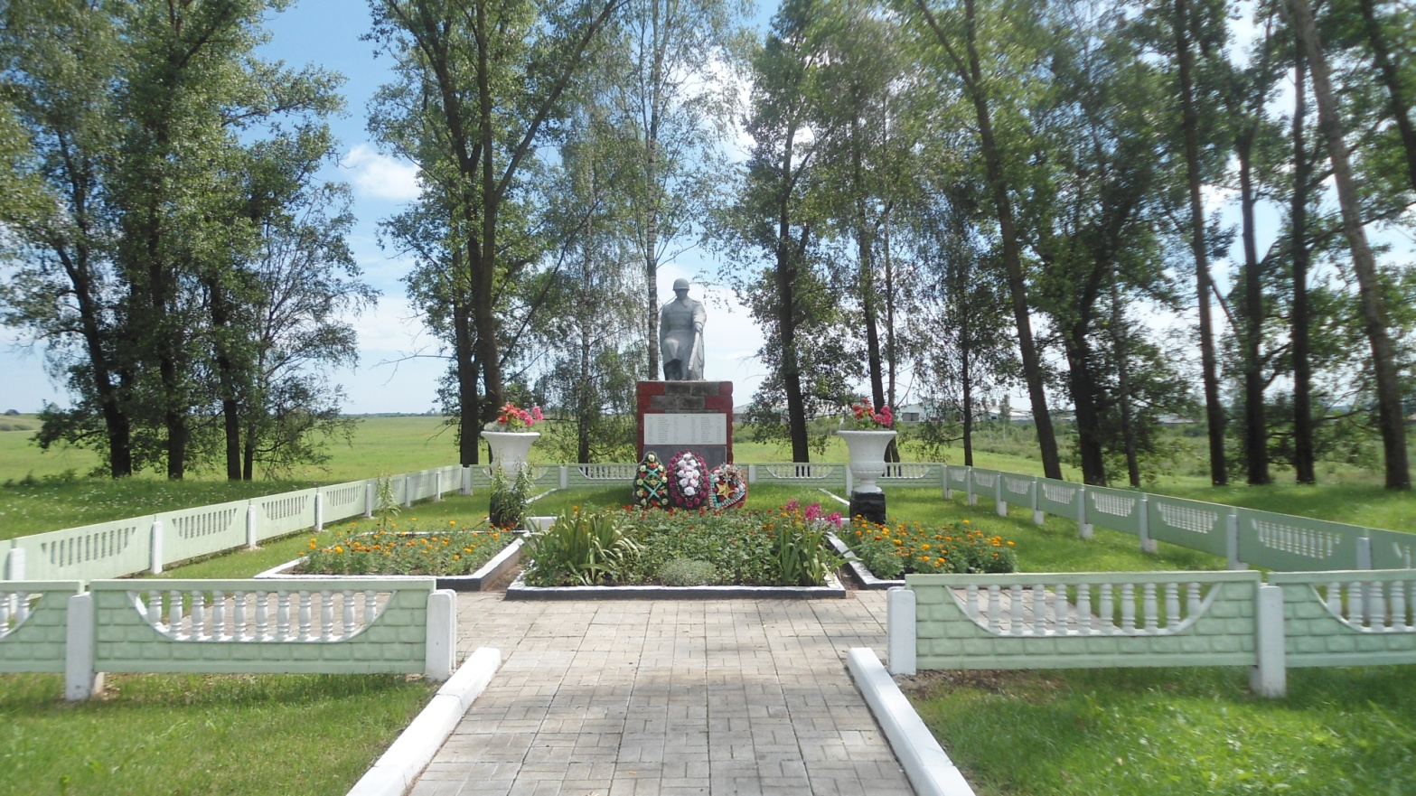 Братская могила № 2227, расположенная в вблизи аг. Боброво, Лепельский район, Витебская область
