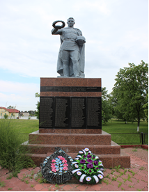 Братская могила советских воинов и партизан, расположенная в аг. Луково, Малоритский район, Брестская область