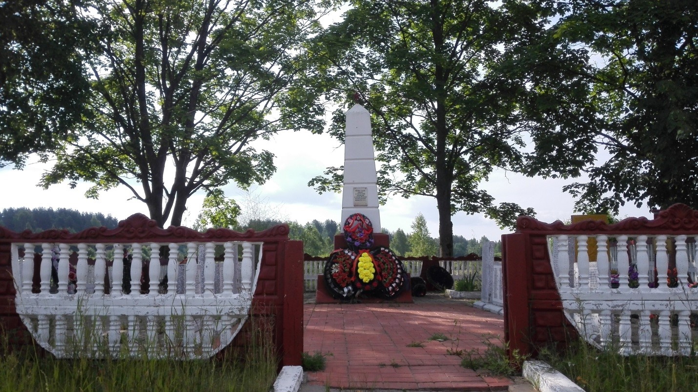 Братская могила № 4272, расположенная в Домники, Полоцкий район, Витебская область