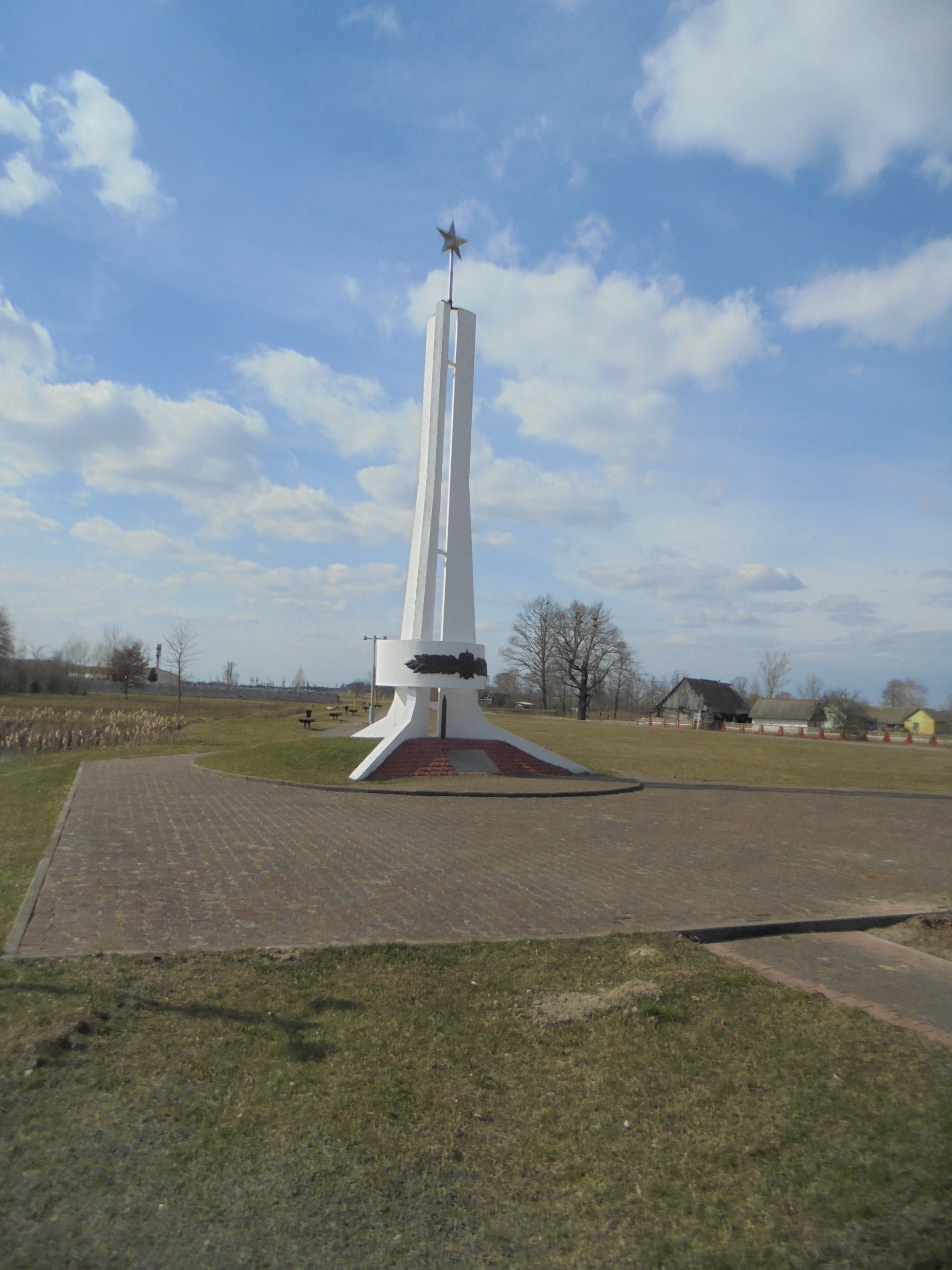 Памятник Землякам, расположенная в Стригово, Кобринский район, Брестская область