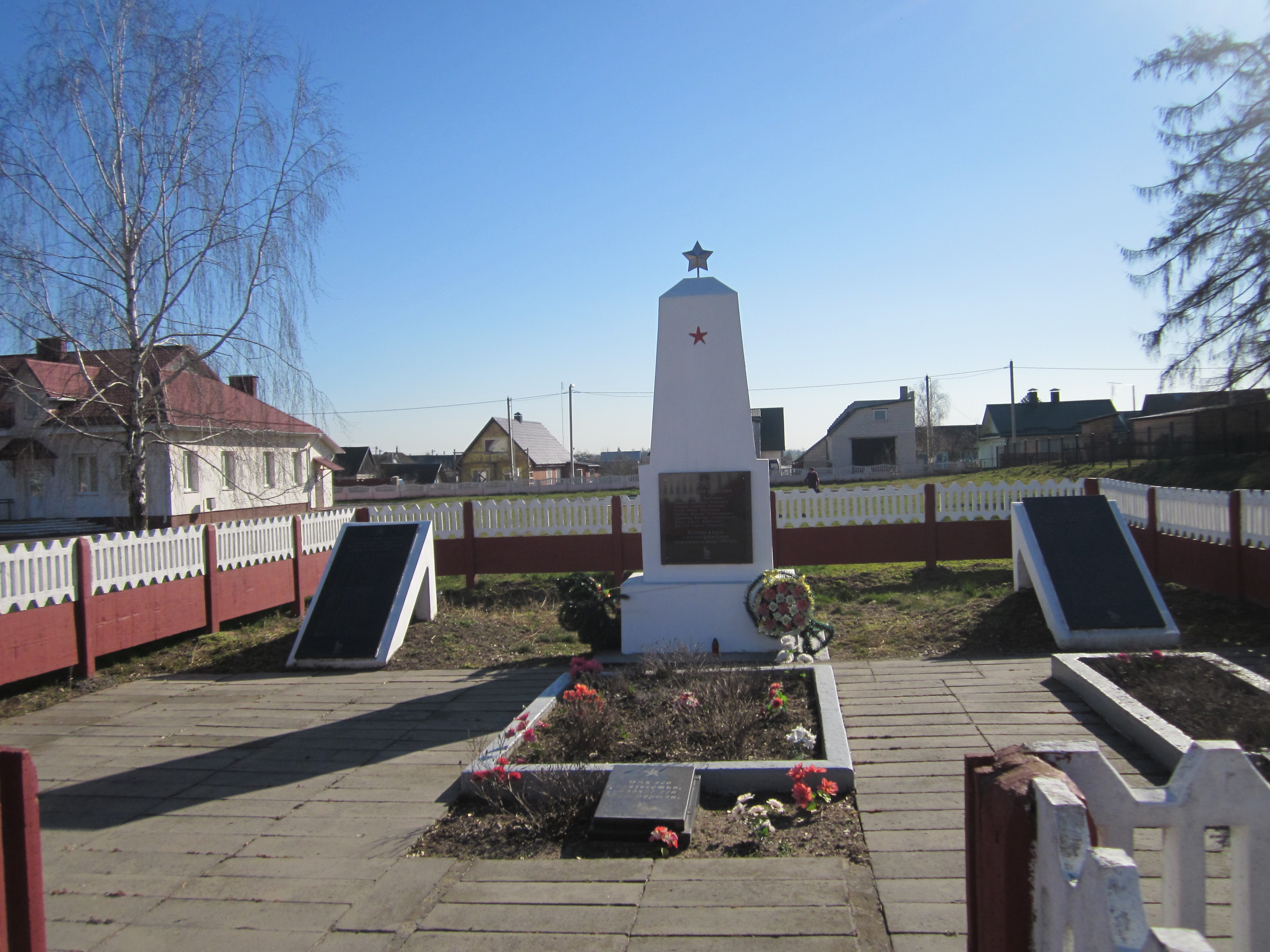 Братская могила № 415, расположенная в аг. Столовичи, Барановичский район, Брестская область