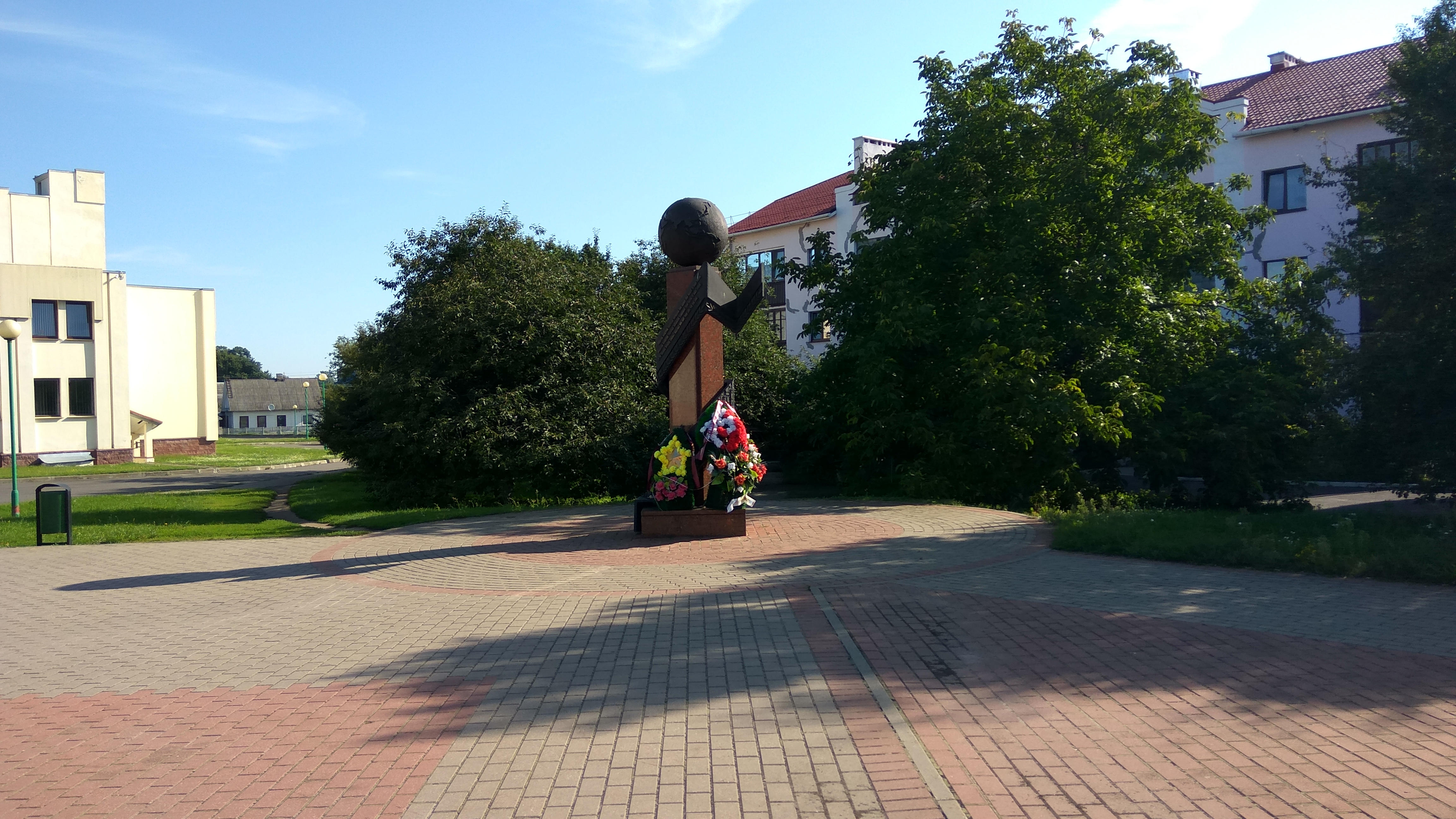 Памятный знак Воинам погибшим за Беларусь, расположенная в г.Пружаны, Пружанский район, Брестская область
