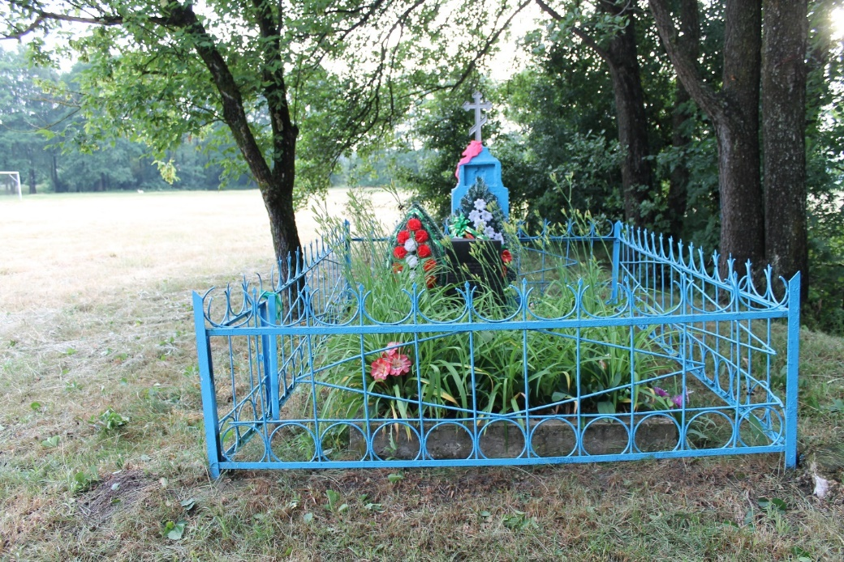 Воинское захоронение Семьи Загреба, расположенная в д. Большие Корчицы, кобринский район, брестская область